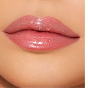 Kylie Damn Gina gloss